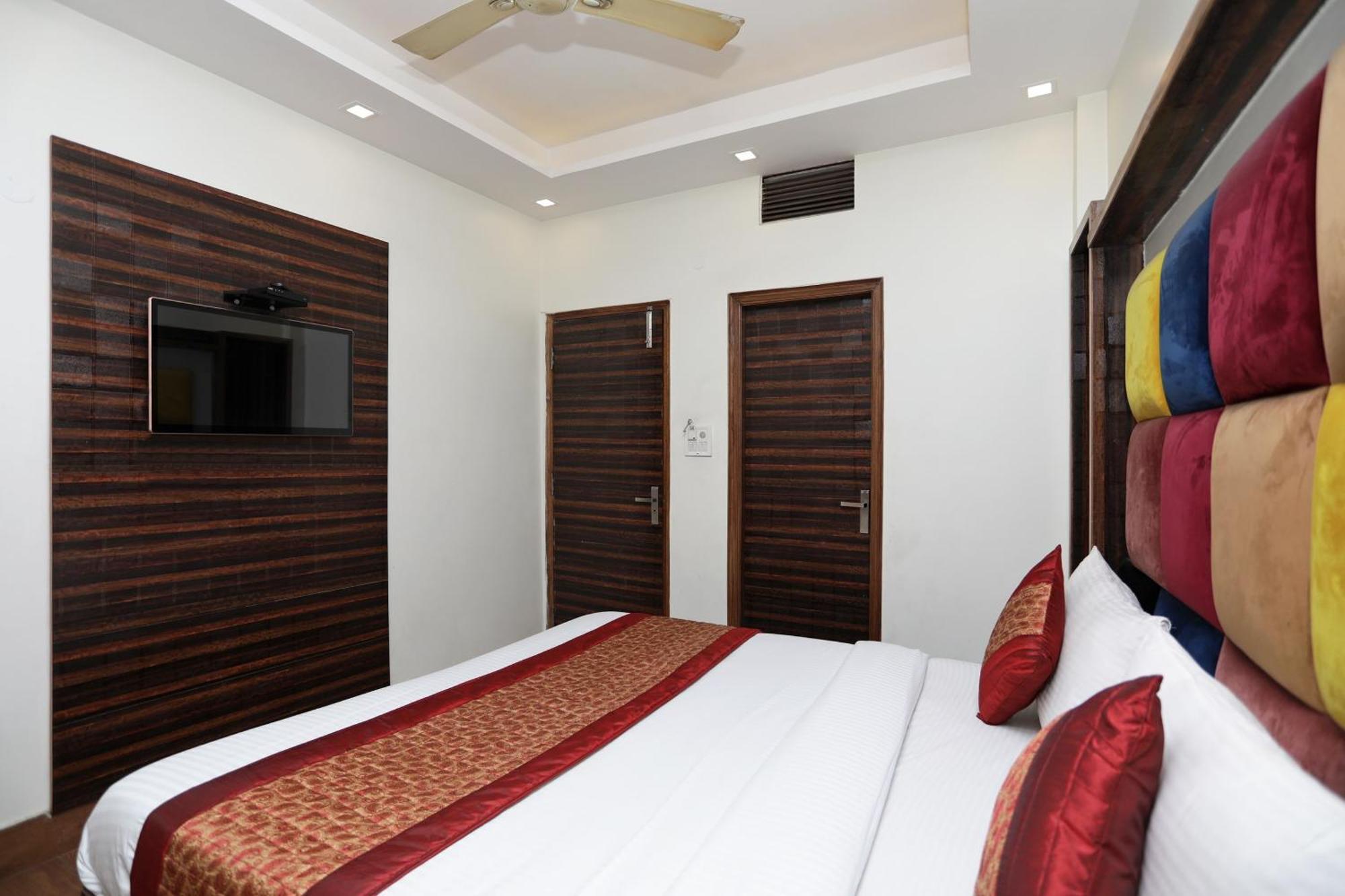 Hotel O Sun Palace Delhi Kültér fotó
